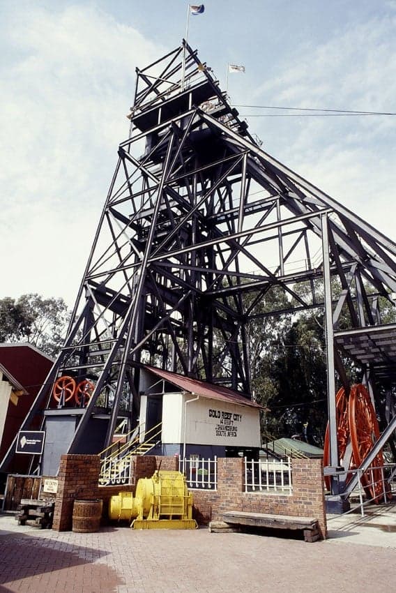 Gold Reef City AND Theme Park - Main tour experience